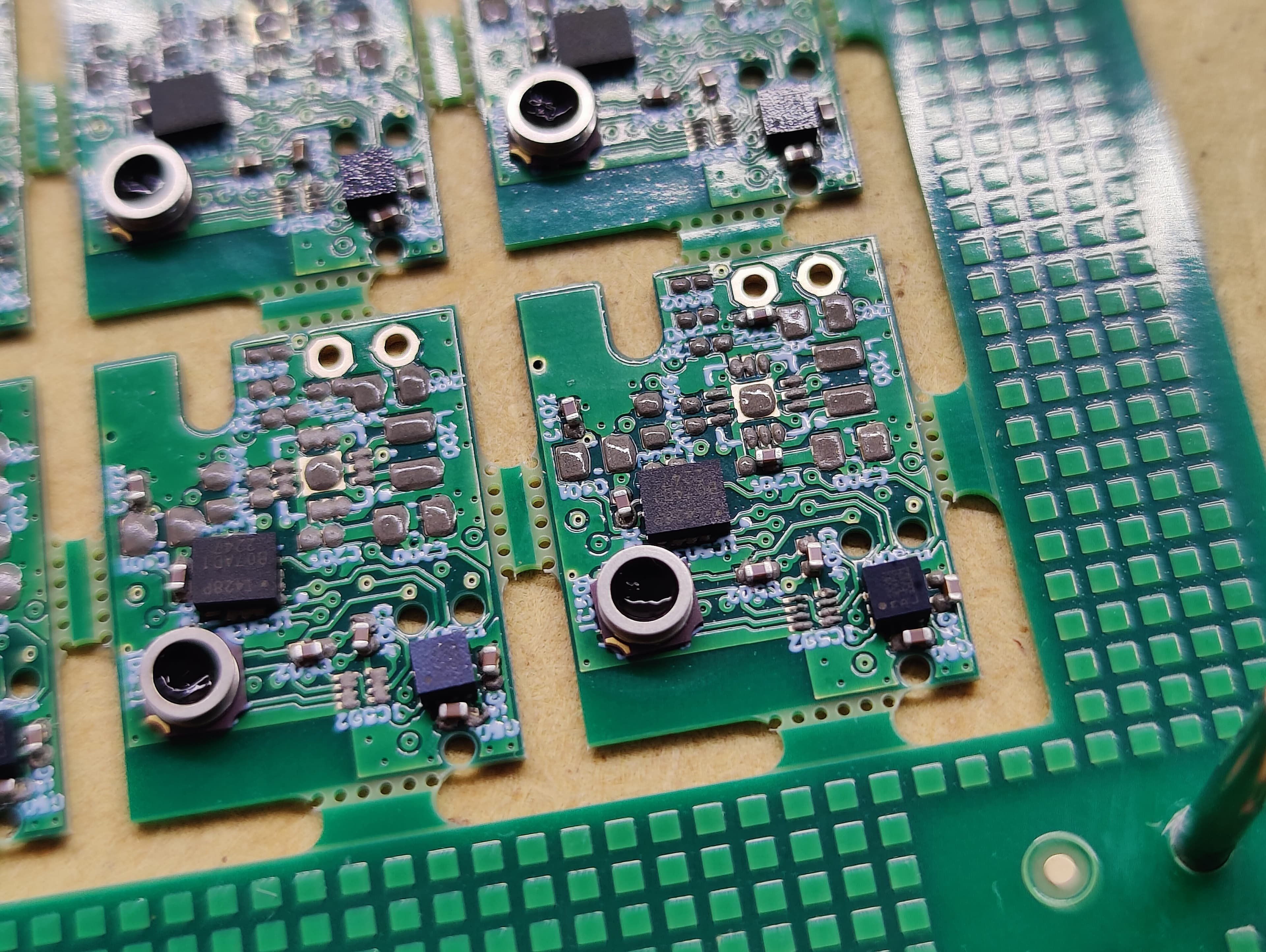 Miniaturowe czujniki IMU